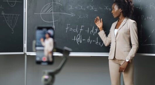 ویژگی های سامانه آموزش آنلاین