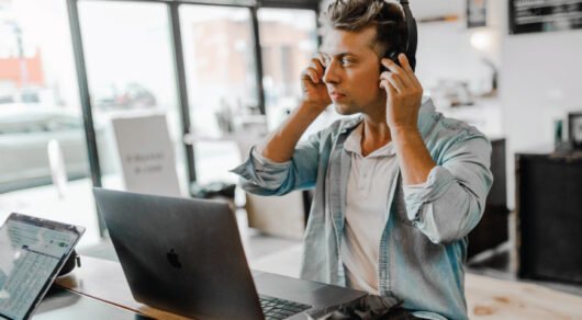 هدست برای کلاس آنلاین