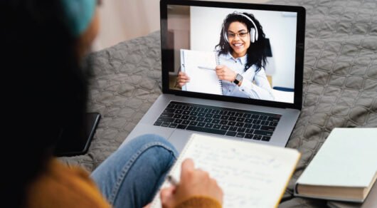 تاثیر آموزش آنلاین بر کاهش قیمت دوره های آموزشی