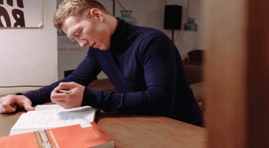 برای یادگیری زبان انگلیسی دقیقاً باید چه چیزی را بخوانید؟ (بخش دوم)